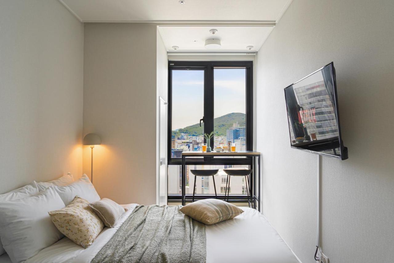 Urbanstay Seomyeon Пусан Экстерьер фото