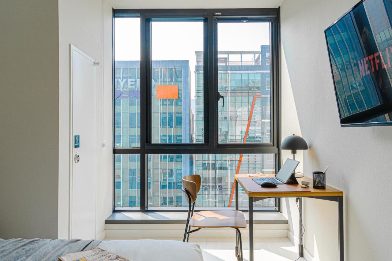 Urbanstay Seomyeon Пусан Экстерьер фото